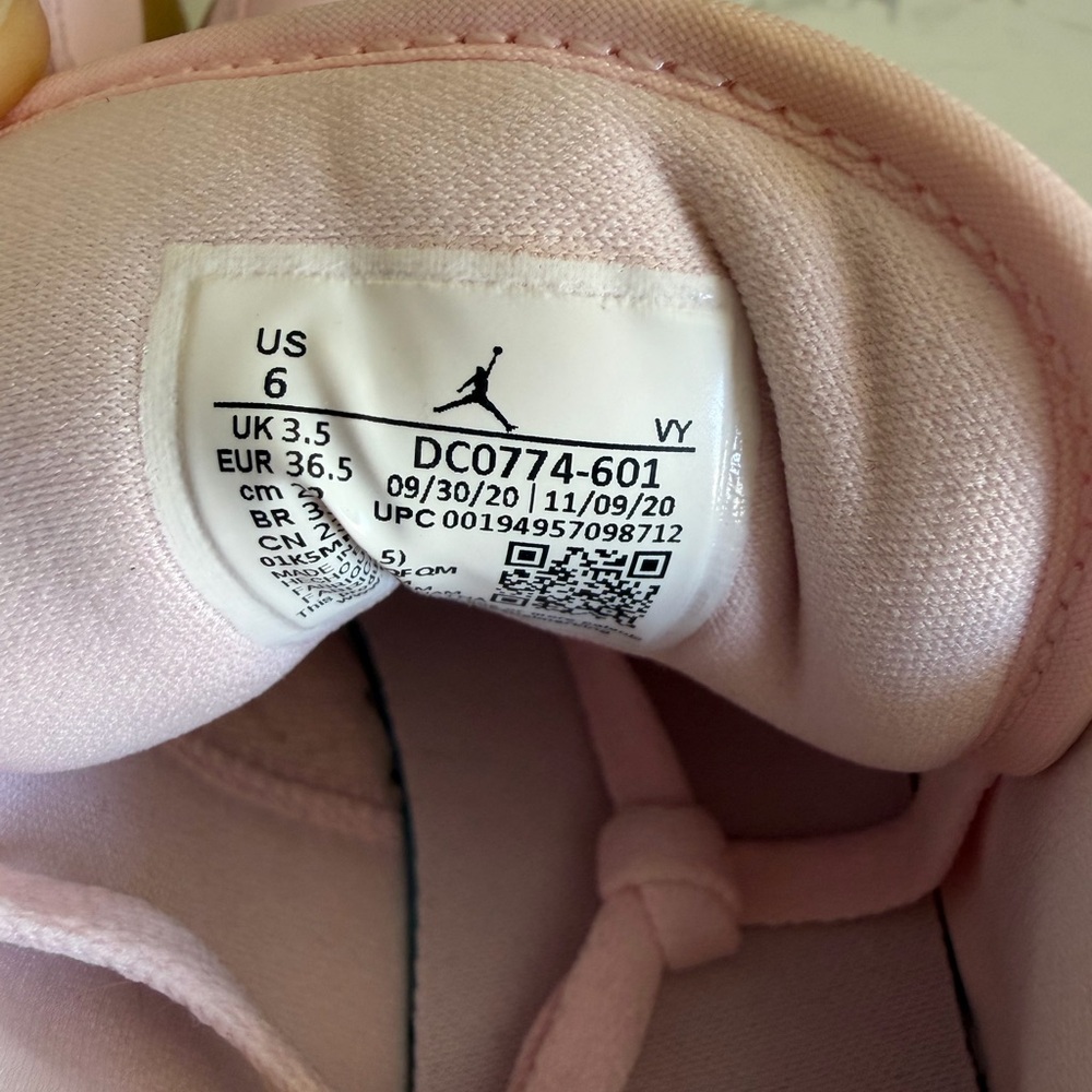 Jordan 1 Low Arctic Pink Gum Women’s Sneakers Size 6-Only Worn Once - Picture 7 of 8